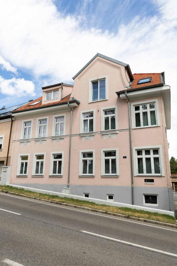 Triangle Apartments Giesshubl Екстер'єр фото