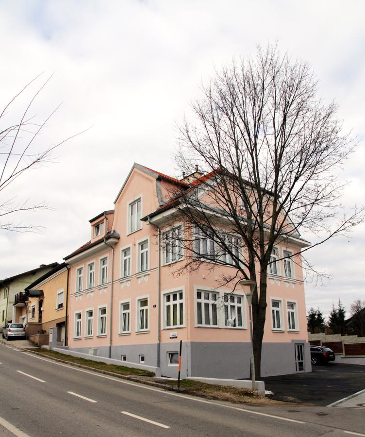 Triangle Apartments Giesshubl Екстер'єр фото